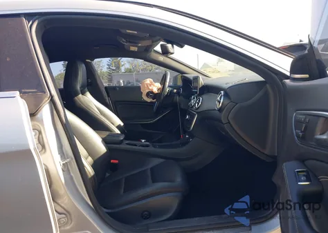 2014 Mercedes-Benz Cla 250 z USA, uszkodzony, nr VIN WDDSJ4EB9EN039287